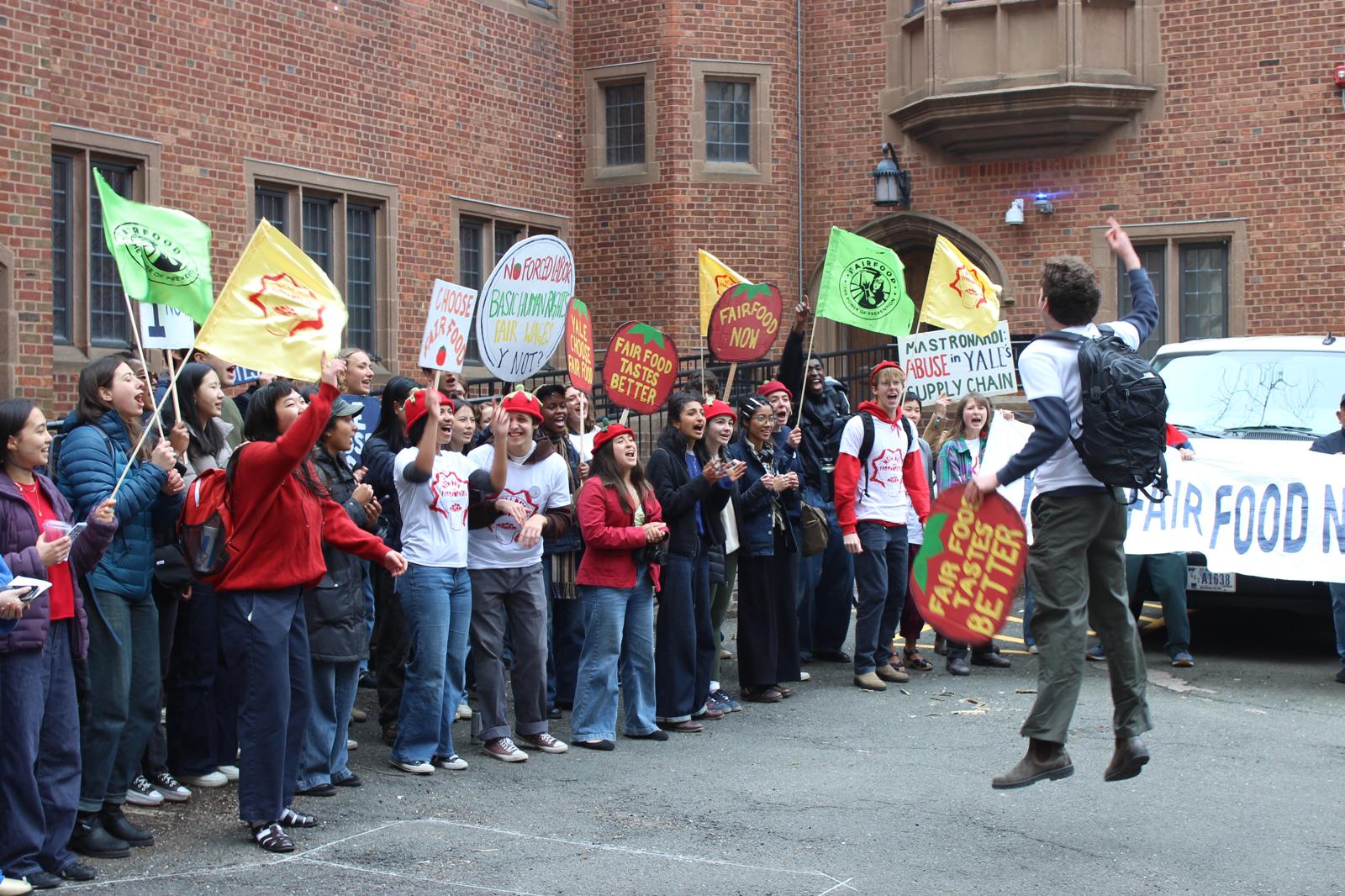 Students rallying for fair food at Yale